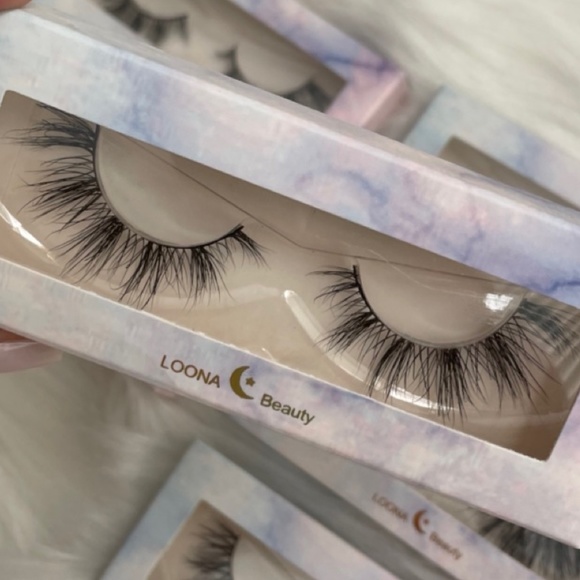LOONA Beauty 6 Sets of Luxury Lashes - Picture 2 of 5